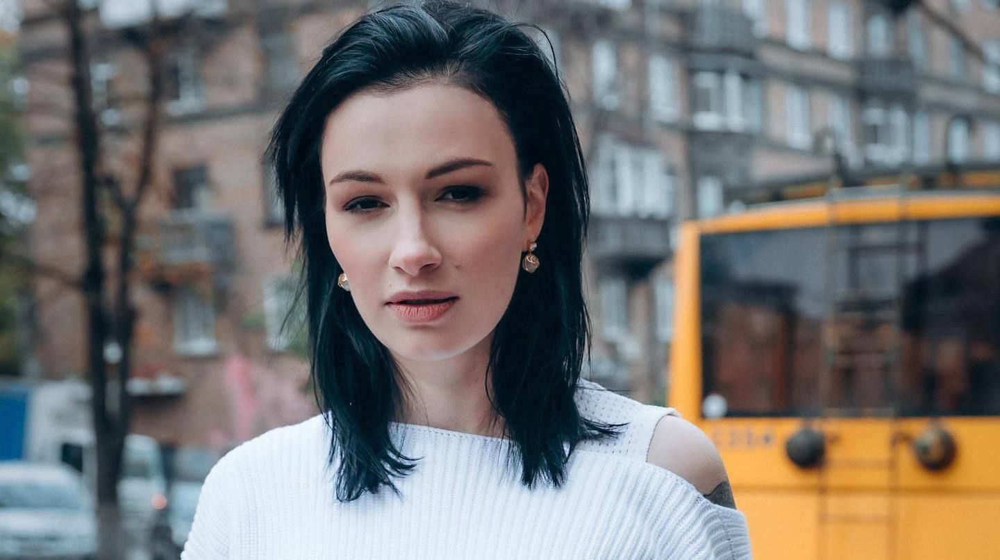 Вперше за 3 роки: Анастасія Приходько через війну почала спілкуватись з мамою - Showbiz Вперше за 3 роки: Анастасія Приходько через війну почала спілкуватись з мамою - Showbiz