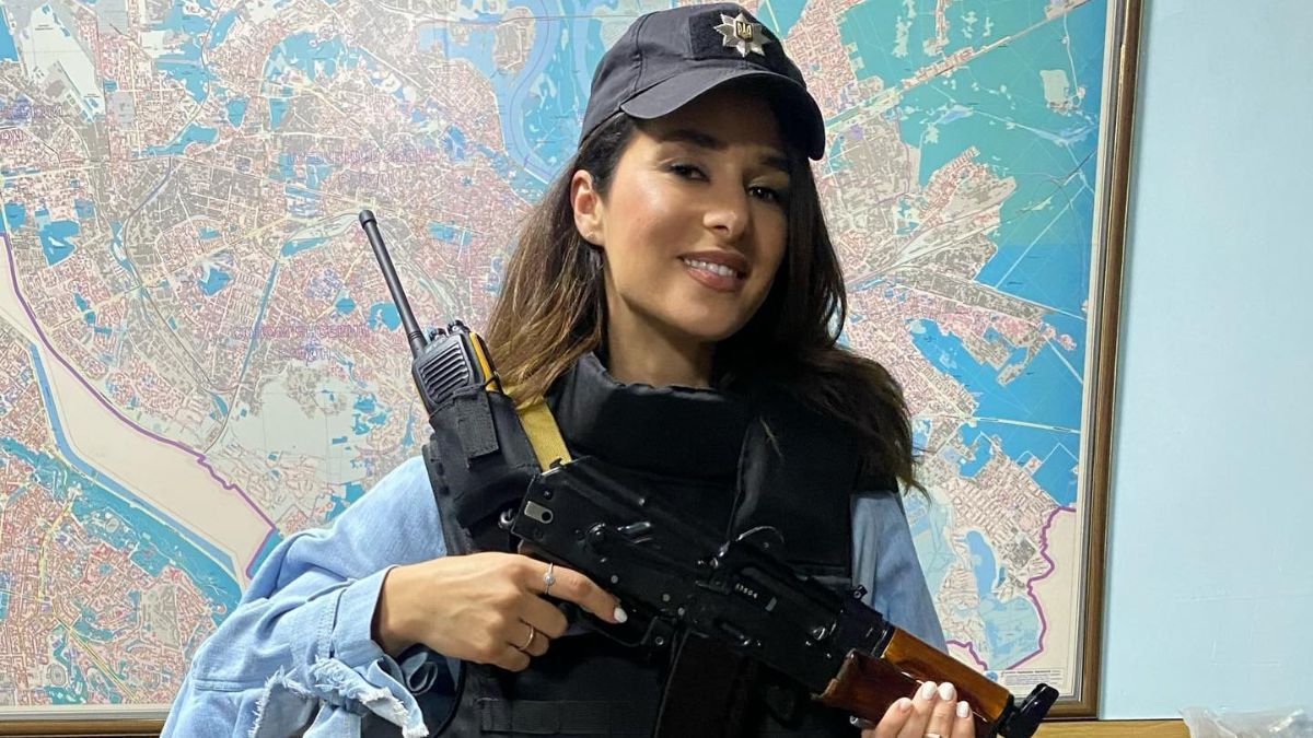 "Не емігрую з країни": для чого Злата Огнєвіч в час війни полетіла в США - Showbiz "Не емігрую з країни": для чого Злата Огнєвіч в час війни полетіла в США - Showbiz