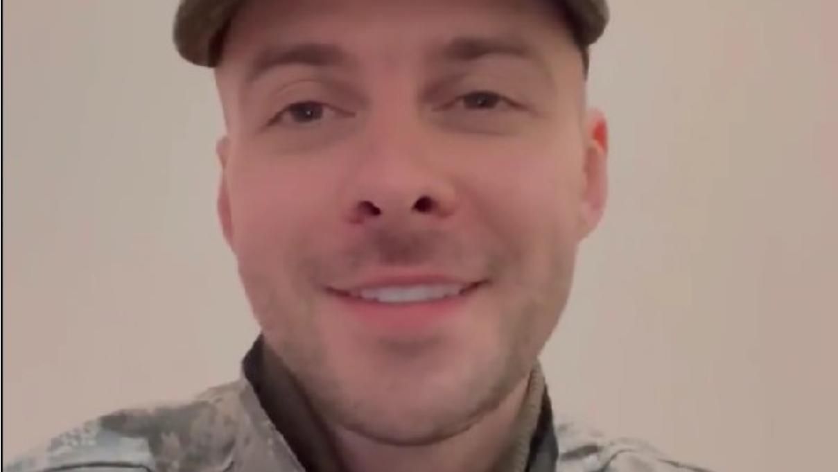 Макс Барських взяв зброю у руки, щоб боротись з росіянами: промовисті кадри - Showbiz Макс Барських взяв зброю у руки, щоб боротись з росіянами: промовисті кадри - Showbiz