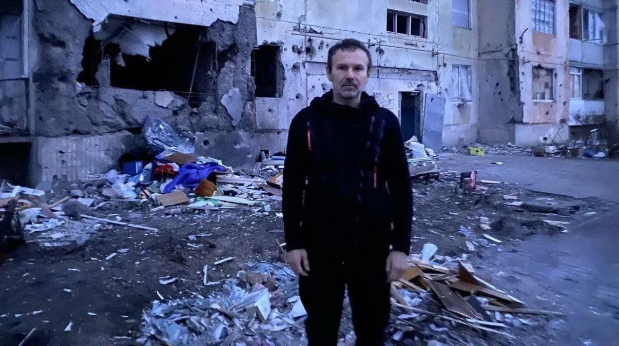 Святослав Вакарчук показал, как выглядит здание Николаевской ОВА после бомбежки - Showbiz