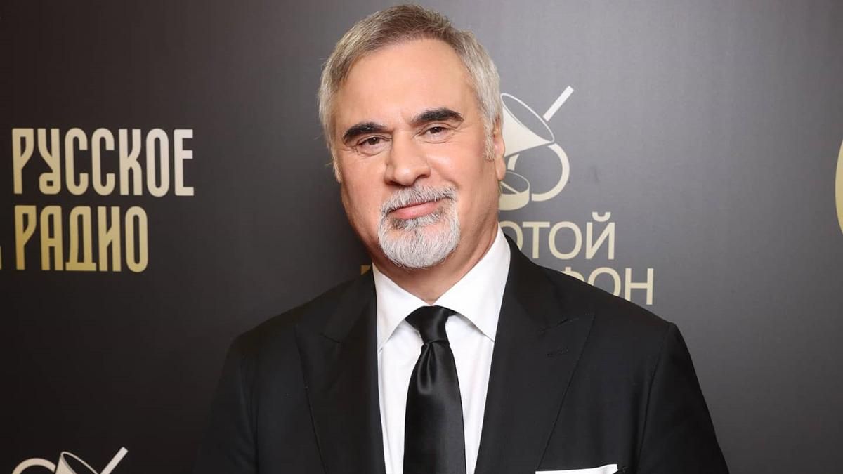 Валерій Меладзе "перевзувся" після заяв про війну й засвітився на корпоративі в Петербурзі - Showbiz Валерій Меладзе "перевзувся" після заяв про війну й засвітився на корпоративі в Петербурзі - Showbiz