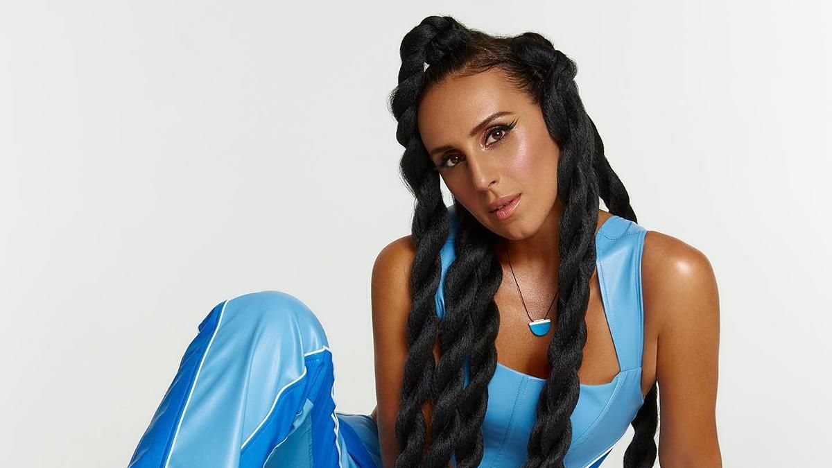 Кажу, що переді мною пролітала ракета, – Джамала розповіла, як спілкується з родичами з Росії - Showbiz Кажу, що переді мною пролітала ракета, – Джамала розповіла, як спілкується з родичами з Росії - Showbiz