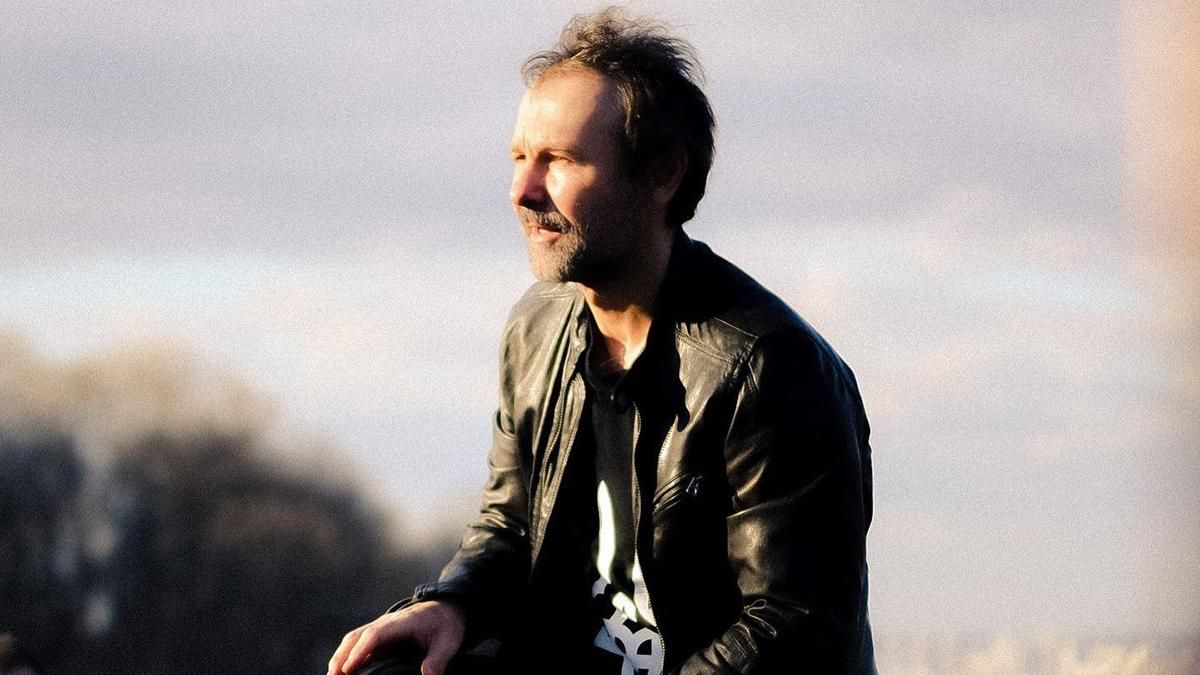 Святослав Вакарчук зі сльозами на очах показав розтрощену "Мрію" у Гостомелі: емоційне відео - Showbiz Святослав Вакарчук зі сльозами на очах показав розтрощену "Мрію" у Гостомелі: емоційне відео - Showbiz