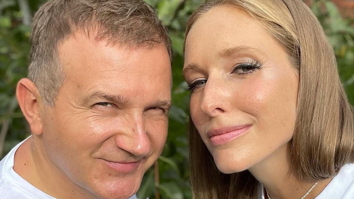 Юрий Горбунов намекнул на усыновление ребенка, родители которого погибли во время войны - Showbiz Юрий Горбунов намекнул на усыновление ребенка, родители которого погибли во время войны - Showbiz