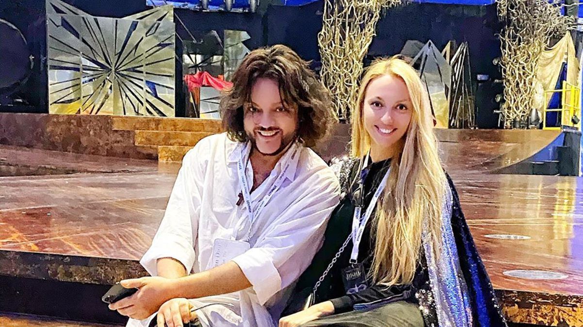 "А что ты с ним обнималась": Оля Полякова рассказала, как ее кинул друг Филипп Киркоров - Showbiz "А что ты с ним обнималась": Оля Полякова рассказала, как ее кинул друг Филипп Киркоров - Showbiz