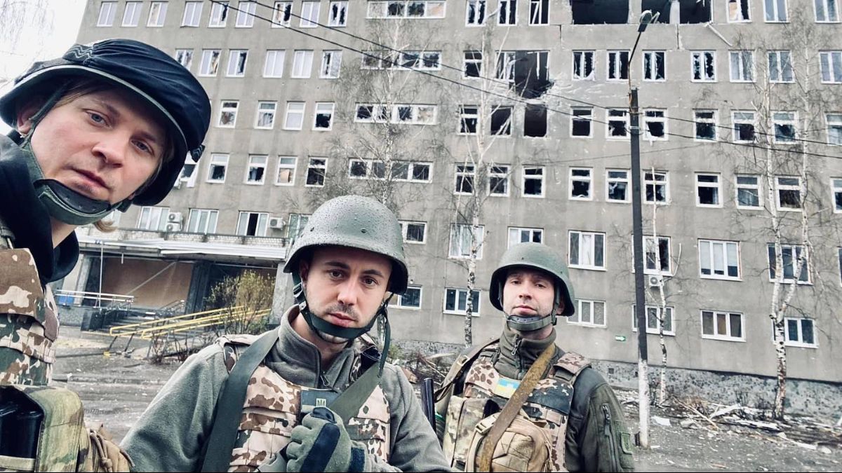 Тарас Тополя показав розстріляну поліклініку в Харкові: моторошне фото - Showbiz