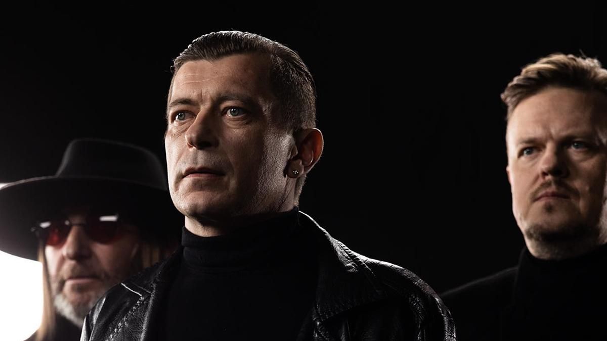 "Би-2" скасував концерт у Києві й пропонує фанам з України приїхати на "Лужники" в Москву - Showbiz "Би-2" скасував концерт у Києві й пропонує фанам з України приїхати на "Лужники" в Москву - Showbiz