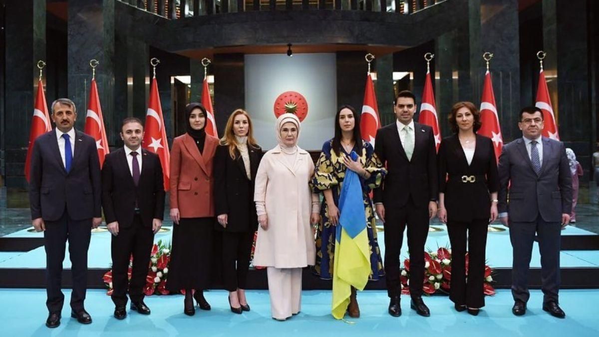У меня тоже есть дети и внуки, – первая леди Турции встретилась с детьми из Украины - Showbiz
