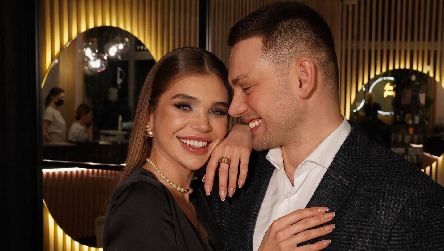 "Кохання врятує цей світ": Саша Бо вдруге виходить заміж - Showbiz "Кохання врятує цей світ": Саша Бо вдруге виходить заміж - Showbiz