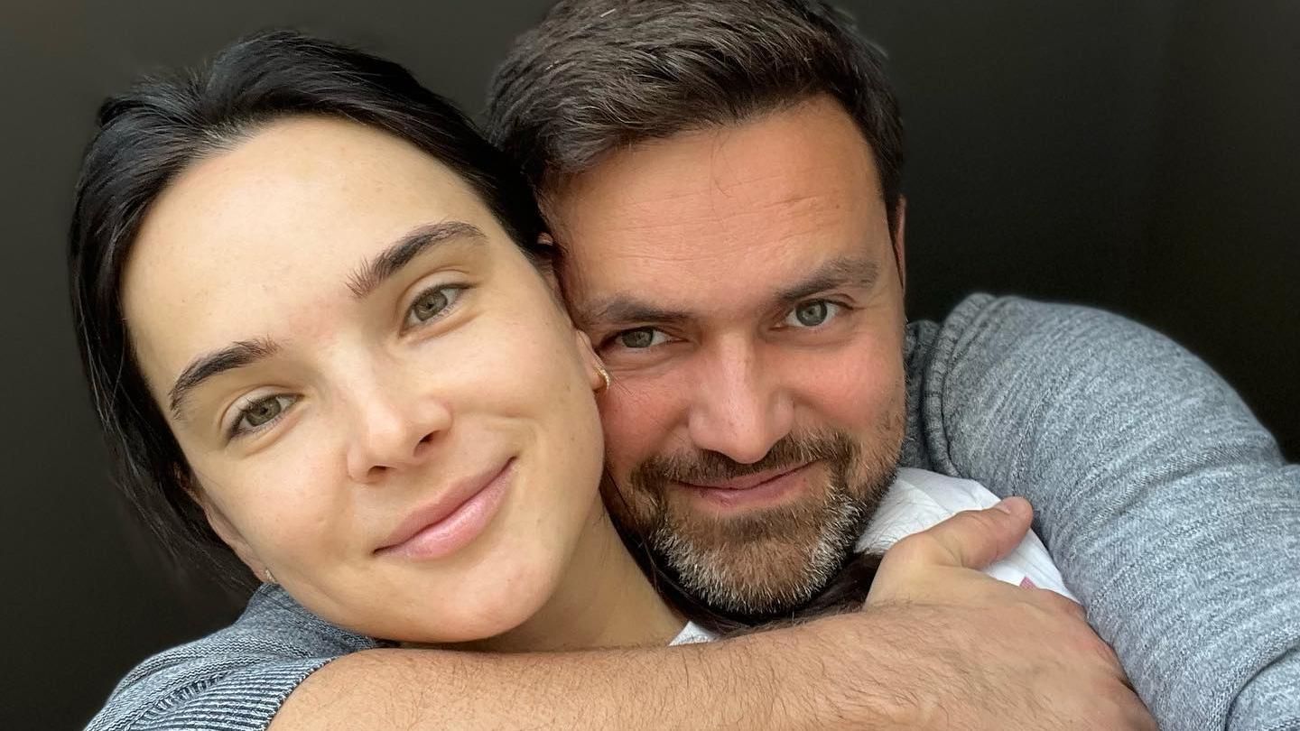 "Яка з нього тут користь": дружина Мірошниченка заступилась за чоловіка, який вів події у Польщі - Showbiz "Яка з нього тут користь": дружина Мірошниченка заступилась за чоловіка, який вів події у Польщі - Showbiz