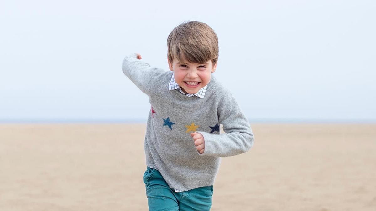 Младшему сыну Кейт и Уильяма – 4 года: как королевская семья поздравляет Луи с днем рождения - Showbiz Младшему сыну Кейт и Уильяма – 4 года: как королевская семья поздравляет Луи с днем рождения - Showbiz