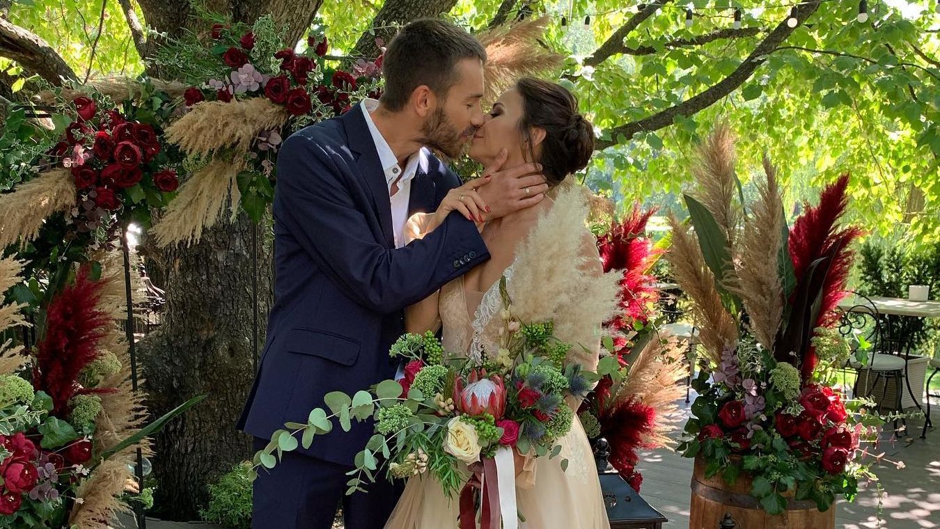 Після перемоги повінчаємось, – які дві зірки у Великдень дали обітницю про шлюб - Showbiz Після перемоги повінчаємось, – які дві зірки у Великдень дали обітницю про шлюб - Showbiz