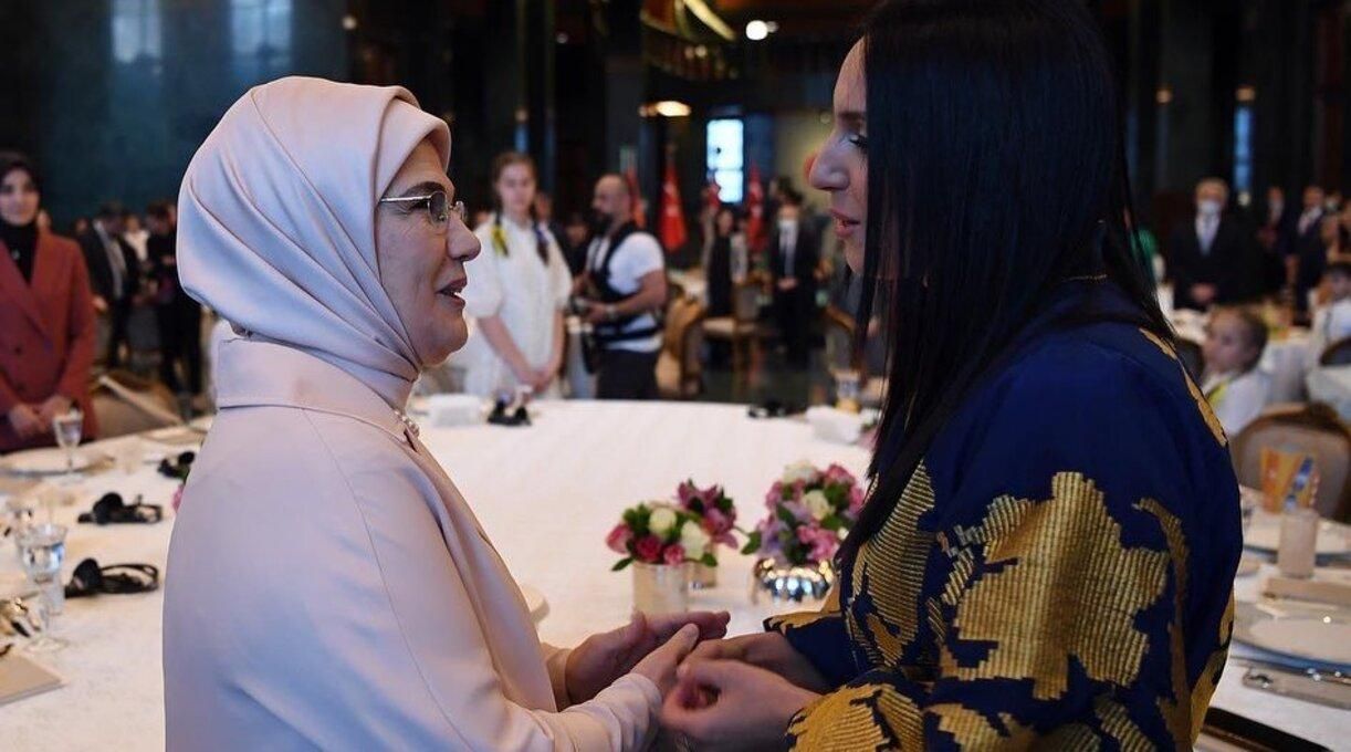 Джамала поділилась деталями особистої розмови з першою леді Туреччини - 25 апреля 2022 - Showbiz Джамала поділилась деталями особистої розмови з першою леді Туреччини - 25 апреля 2022 - Showbiz