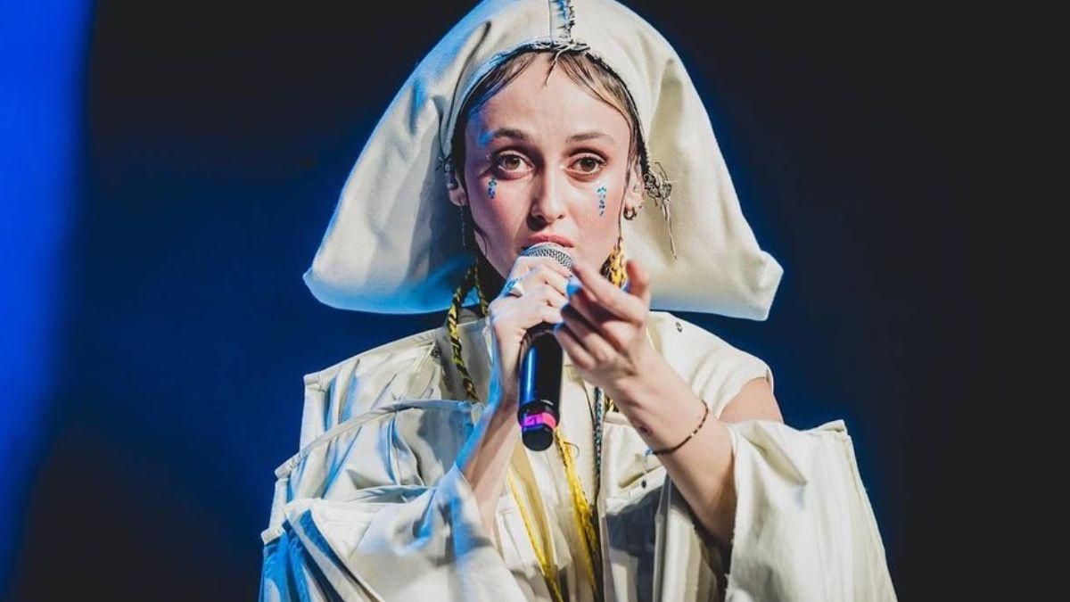 Alina Pash заспівала "Тіні забутих предків" на благодійному концерті у Варшаві: відео виступу - Showbiz Alina Pash заспівала "Тіні забутих предків" на благодійному концерті у Варшаві: відео виступу - Showbiz