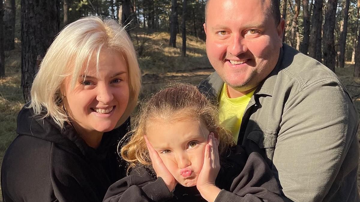 Гахнуло за два кілометри від нас, – Юрій Ткач розповів, як вивозив дружину з донькою за кордон - Showbiz Гахнуло за два кілометри від нас, – Юрій Ткач розповів, як вивозив дружину з донькою за кордон - Showbiz