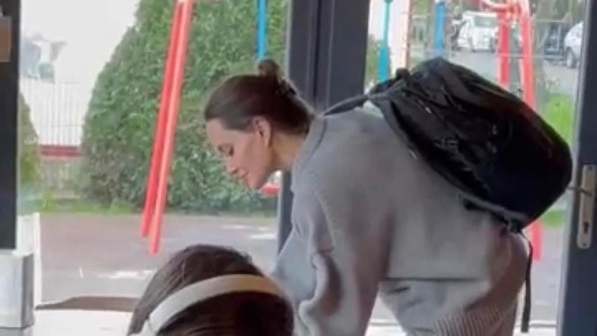 Анджеліна Джолі у Львові голлівудську акторку помітили в кав'ярні на Сихові - Showbiz Анджеліна Джолі у Львові голлівудську акторку помітили в кав'ярні на Сихові - Showbiz