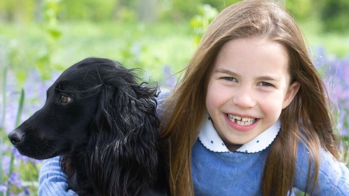 Єдиній доньці принца Вільяма і Кейт Міддлтон – 7 років  нові фото принцеси Шарлотти - Showbiz