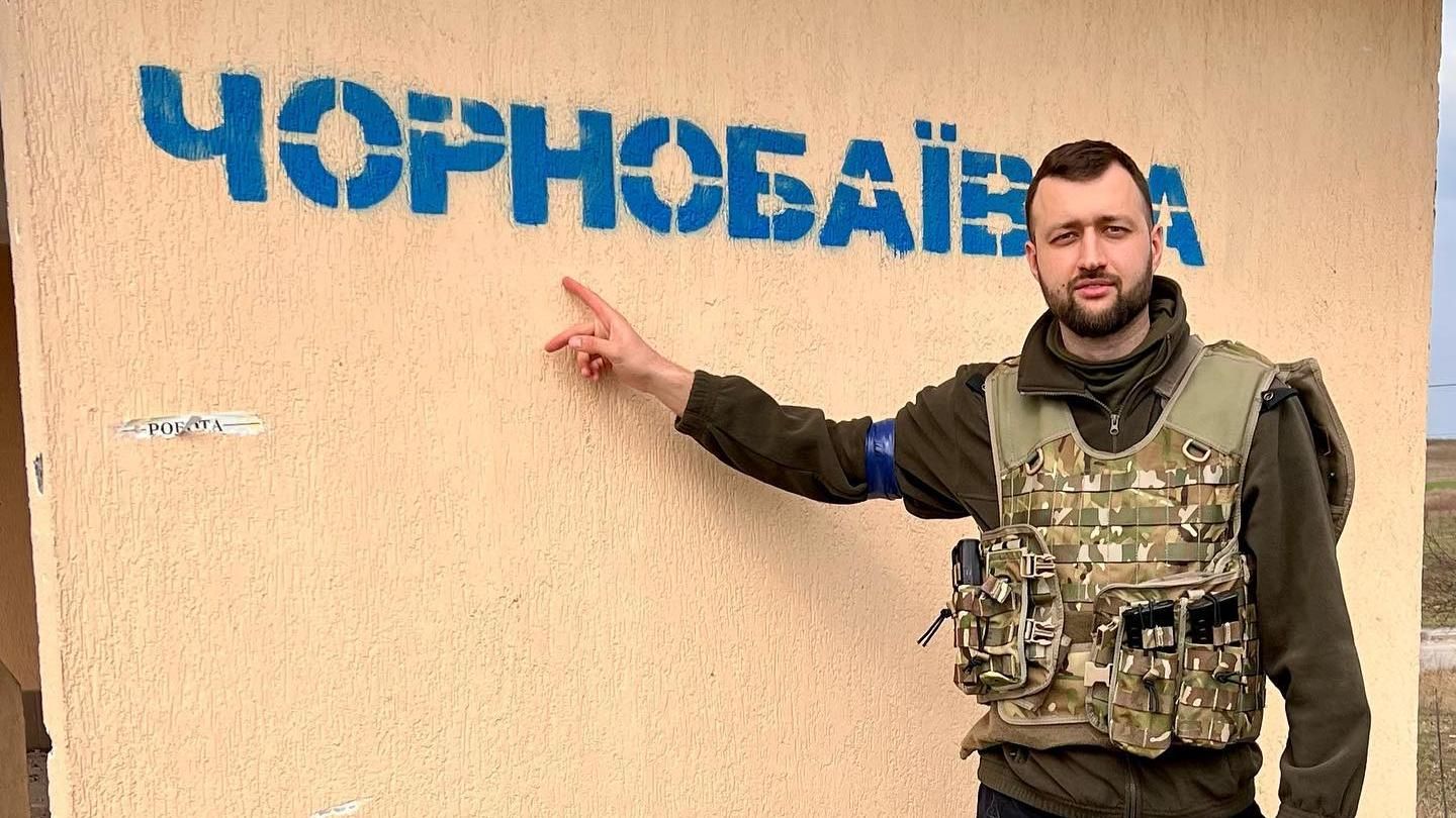 "Вона досі не розуміє, де перебуває" Тамерлан зі сльозами згадав, як вивіз бабусю з Бородянки - Showbiz "Вона досі не розуміє, де перебуває" Тамерлан зі сльозами згадав, як вивіз бабусю з Бородянки - Showbiz