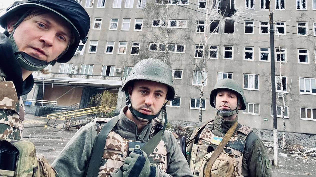 "На дверній ручці був російський герб" Тополя розповів, які "скарби" знаходить на Харківщині - Showbiz "На дверній ручці був російський герб" Тополя розповів, які "скарби" знаходить на Харківщині - Showbiz