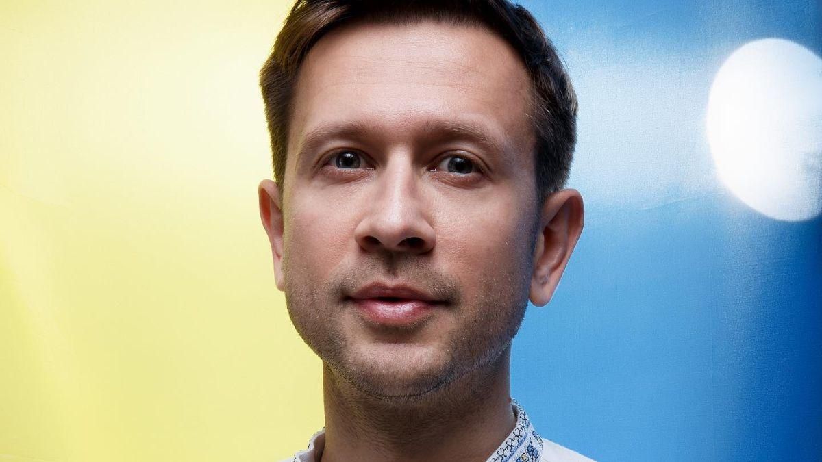 Дмитрий Ступка рассказал, как фото с Зеленским помогло ему пройти паспортный контроль в США - Showbiz Дмитрий Ступка рассказал, как фото с Зеленским помогло ему пройти паспортный контроль в США - Showbiz