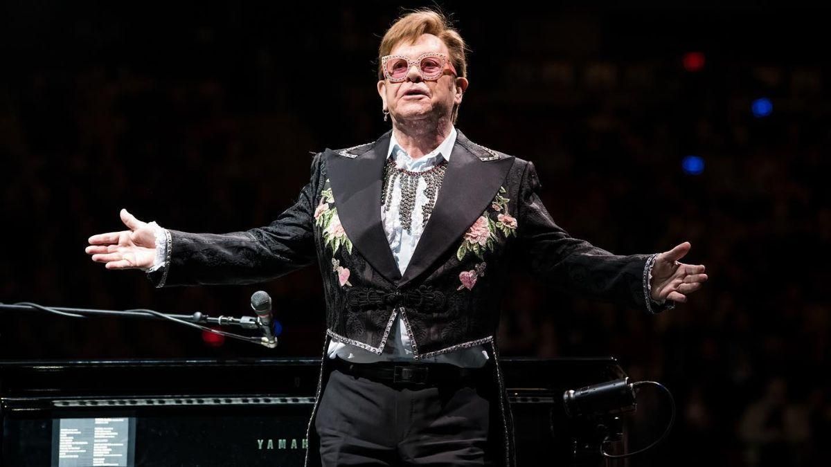 Мое сердце разбито, – Элтон Джон призвал организовать гуманитарный коридор для мариупольцев - Showbiz Мое сердце разбито, – Элтон Джон призвал организовать гуманитарный коридор для мариупольцев - Showbiz