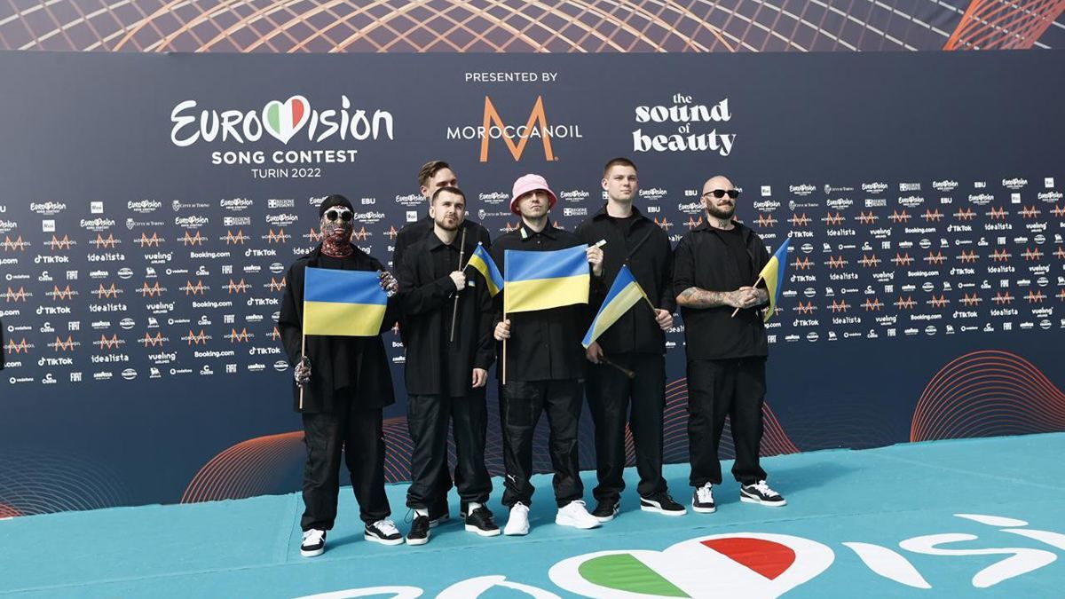 Kalush Orchestra сорвали овации на открытии Евровидения-2022 в Турине фото из голубой дорожки - Showbiz Kalush Orchestra сорвали овации на открытии Евровидения-2022 в Турине фото из голубой дорожки - Showbiz