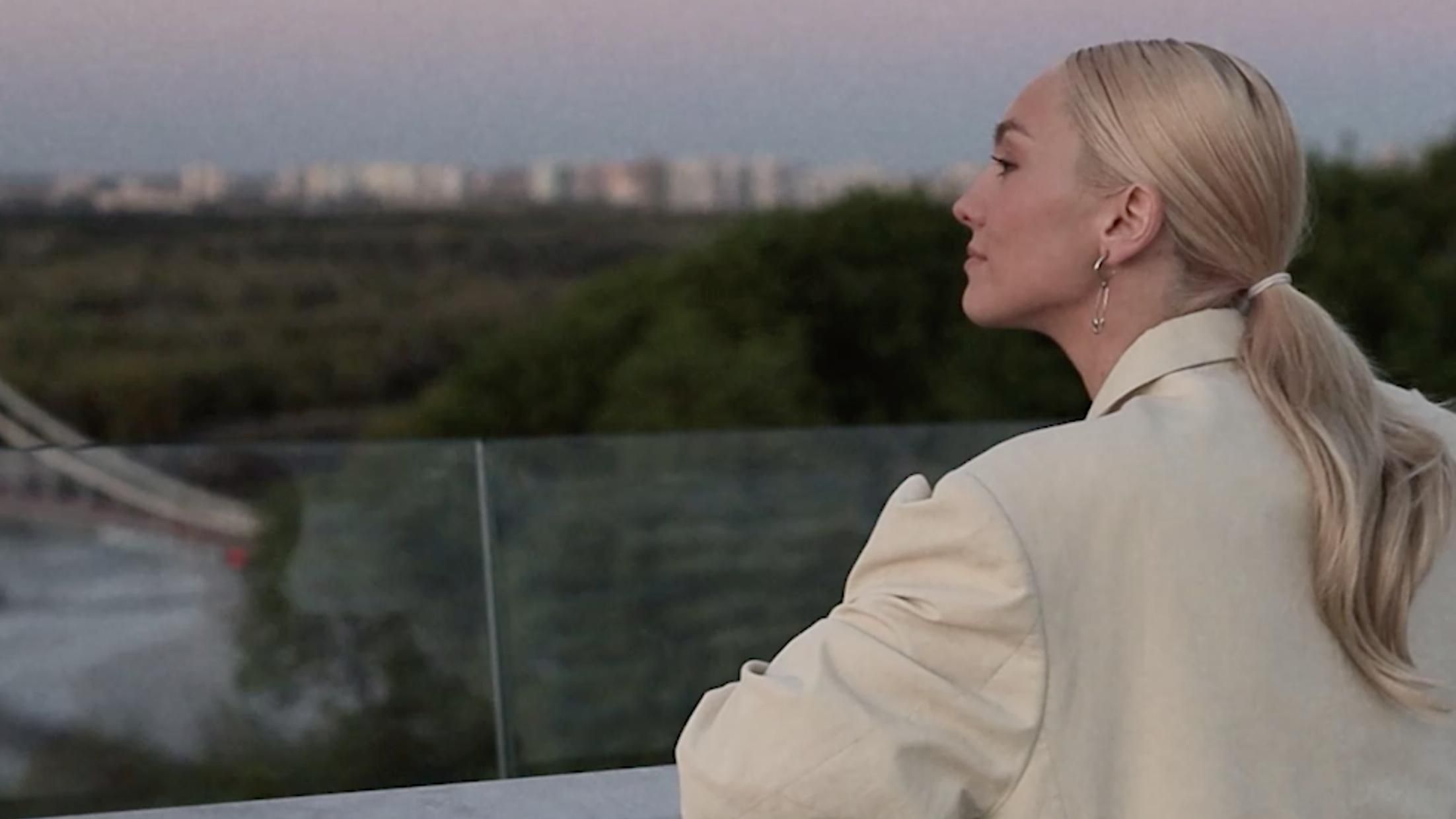 О Чернобаевке и крейсере "Москва" ROXOLANA ободрила украинцев новым хитом - Showbiz О Чернобаевке и крейсере "Москва" ROXOLANA ободрила украинцев новым хитом - Showbiz