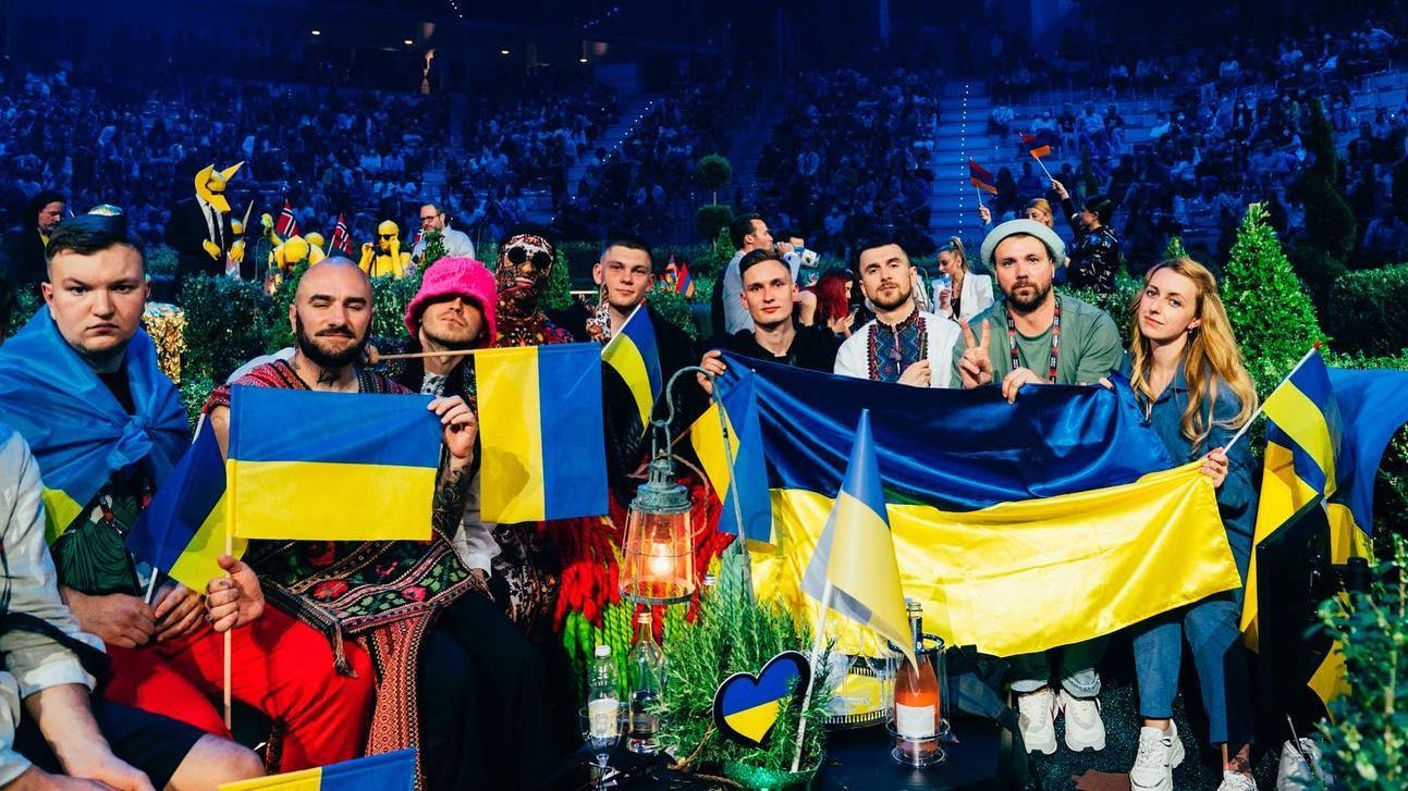 Тіні предків та автентичні костюми яскраві фото з виступу Kalush Orchestra на Євробаченні - Showbiz Тіні предків та автентичні костюми яскраві фото з виступу Kalush Orchestra на Євробаченні - Showbiz