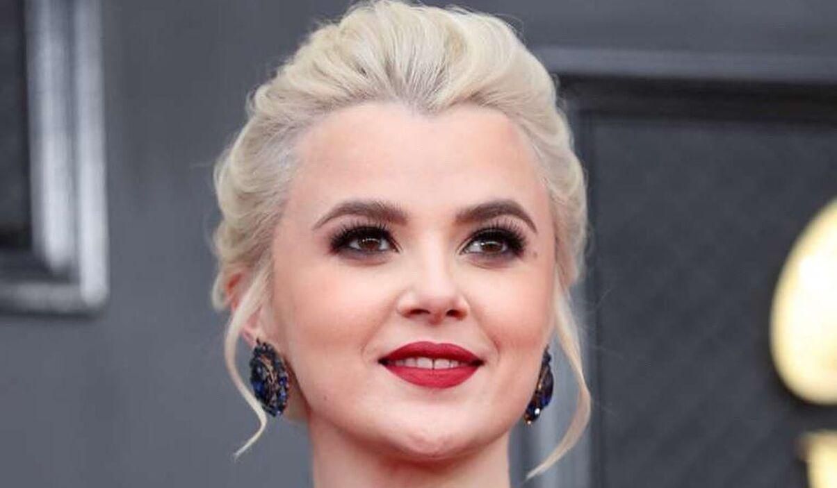 Мика Ньютон вспомнила, как ее заставляли говорить по-русски "Этого не понимала" - Showbiz Мика Ньютон вспомнила, как ее заставляли говорить по-русски "Этого не понимала" - Showbiz