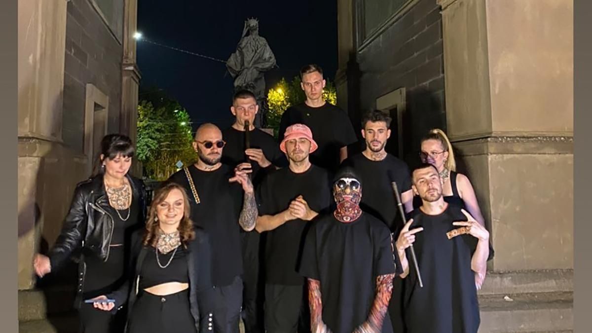 Kalush Orchestra заспівав Stefania з французами з Євробачення-2022 відео потужного дуету - Showbiz Kalush Orchestra заспівав Stefania з французами з Євробачення-2022 відео потужного дуету - Showbiz