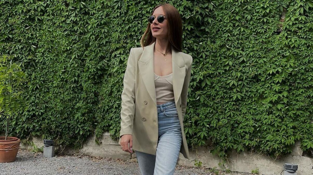 Сісти й вмирати я не збираюсь, – дружина Остапчука відповіла на критику через свої фото з життя - Showbiz Сісти й вмирати я не збираюсь, – дружина Остапчука відповіла на критику через свої фото з життя - Showbiz