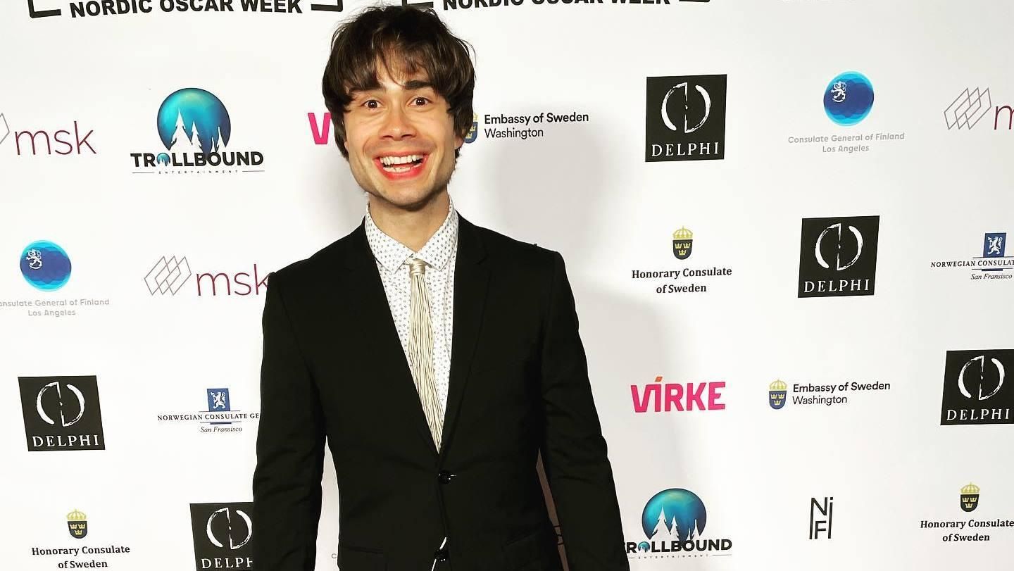 Победитель Евровидения-2009 Александр Рыбак заиграл Stefania на скрипке "Люблю эту песню" - Showbiz Победитель Евровидения-2009 Александр Рыбак заиграл Stefania на скрипке "Люблю эту песню" - Showbiz