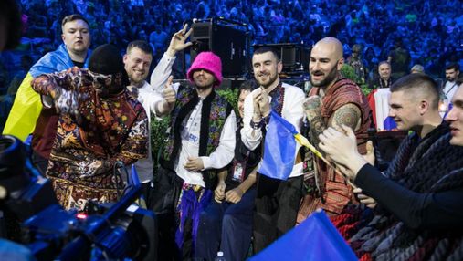 Перемога Kalush Orchestra: з'явилось відео, як музиканти святкували після Євробачення