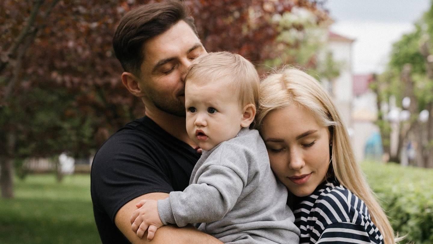 Даша Квіткова і Нікіта Добринін повернулись до Києва "Не без приколів" - Showbiz Даша Квіткова і Нікіта Добринін повернулись до Києва "Не без приколів" - Showbiz