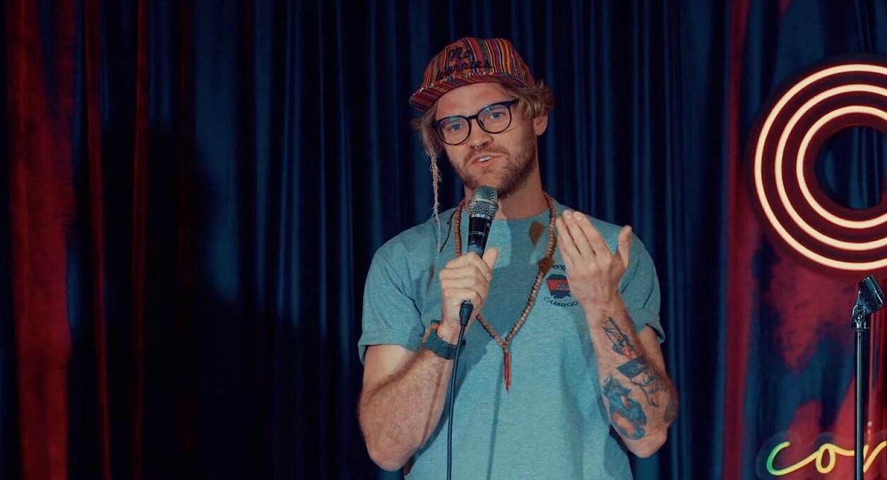 "Надо было начистить помойный писок" стендап-комик неудачно пошутил о погибших защитниках - Showbiz "Надо было начистить помойный писок" стендап-комик неудачно пошутил о погибших защитниках - Showbiz