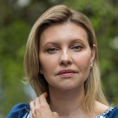 Впервые без мужа: Елена Зеленская щемяще поздравила с Днем вышиванки