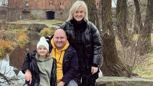 "Після двомісячної розлуки": Юрій Ткач розчулив відео зустрічі з дружиною і донькою