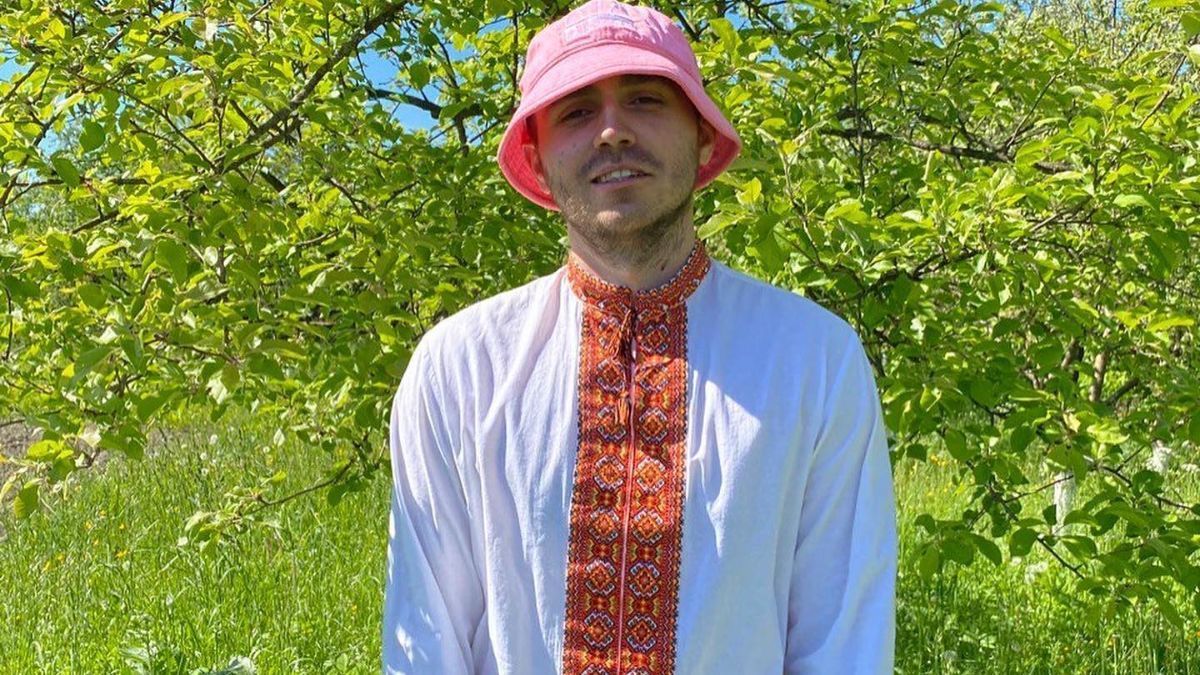 Фронтмен группы Kalush Orchestra и его девушка поздравили с Днем вышиванки живописные фото - Showbiz Фронтмен группы Kalush Orchestra и его девушка поздравили с Днем вышиванки живописные фото - Showbiz