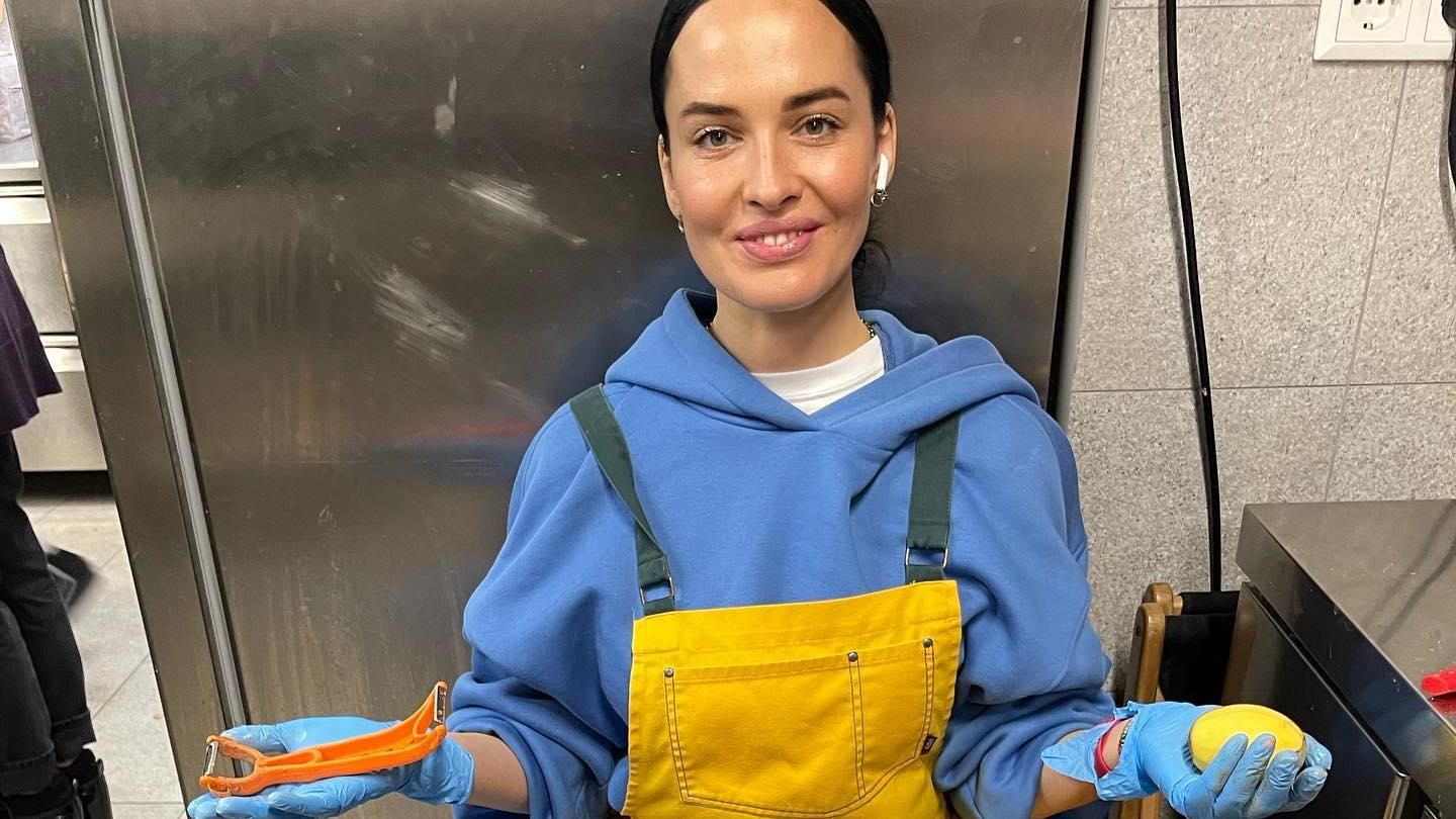 З бульбою і капучино Даша Астаф'єва іронічно підколола тих, хто "переживає" за кордоном - Showbiz З бульбою і капучино Даша Астаф'єва іронічно підколола тих, хто "переживає" за кордоном - Showbiz