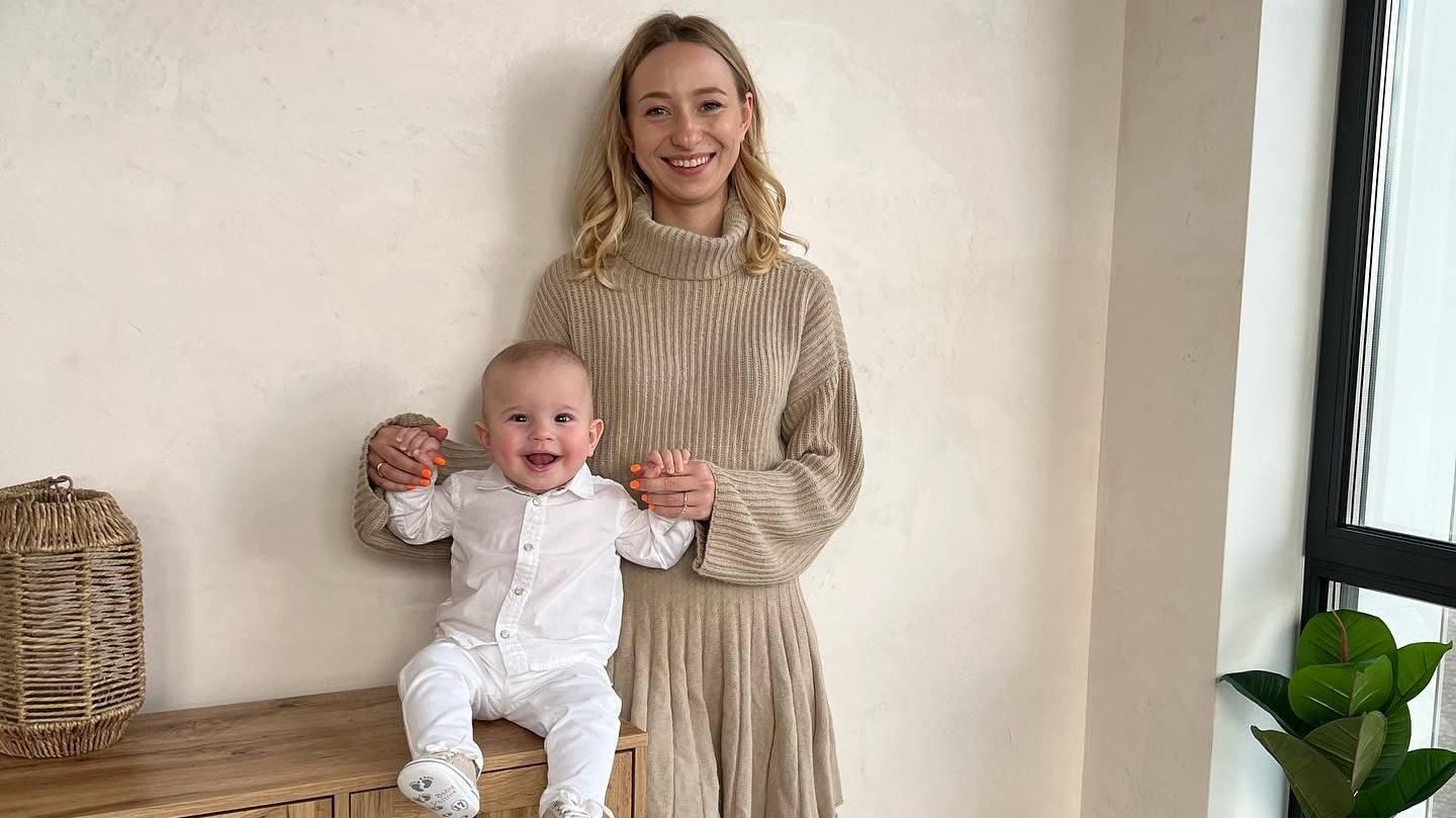 Дружина Віктора Павліка зустрілась з чоловіком після розлуки зворушливе відео - Showbiz Дружина Віктора Павліка зустрілась з чоловіком після розлуки зворушливе відео - Showbiz