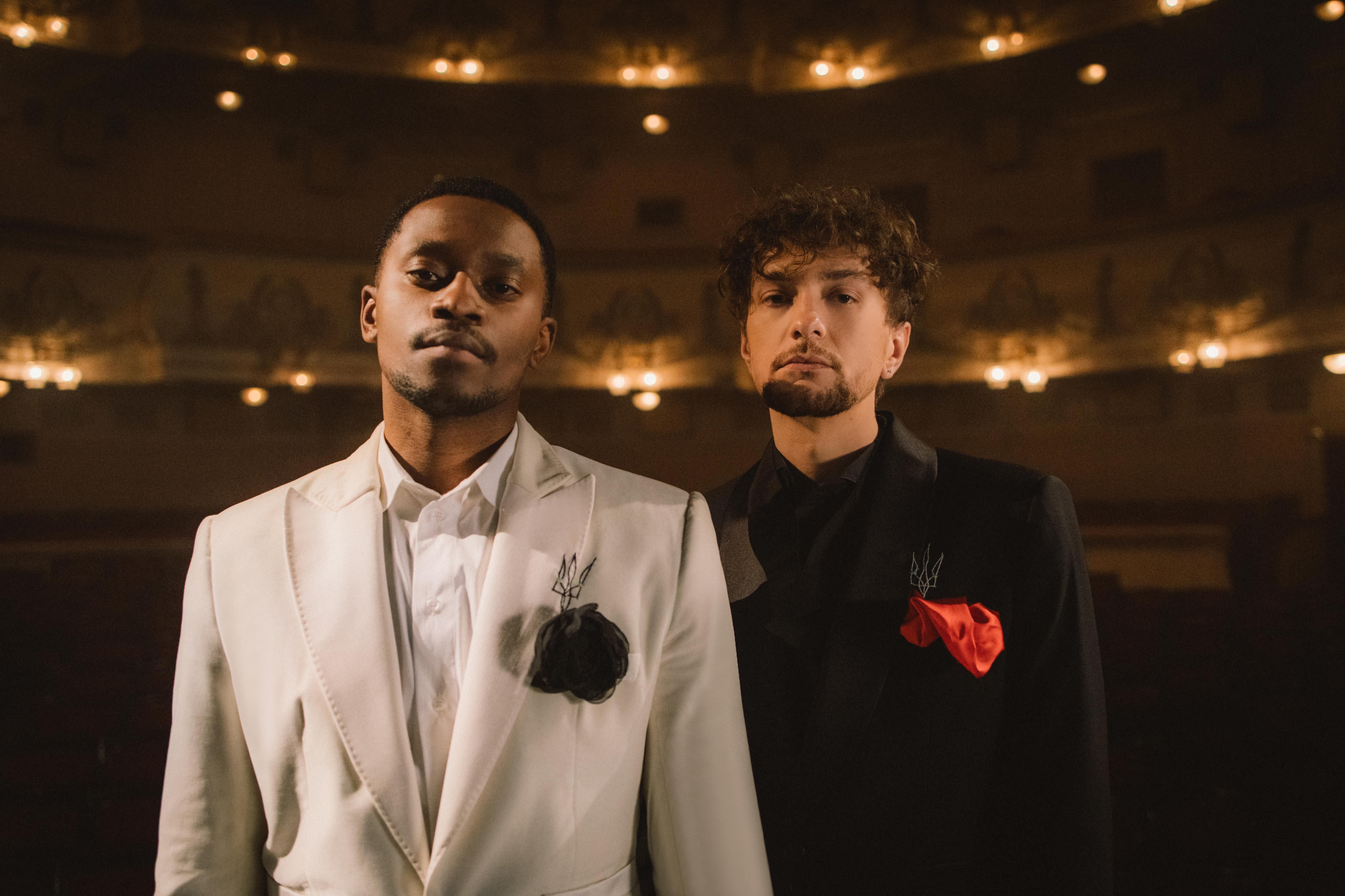 TVORCHI здивували новим хітом про перемогу України знімали у театрі, які знищують росіяни - Showbiz TVORCHI здивували новим хітом про перемогу України знімали у театрі, які знищують росіяни - Showbiz