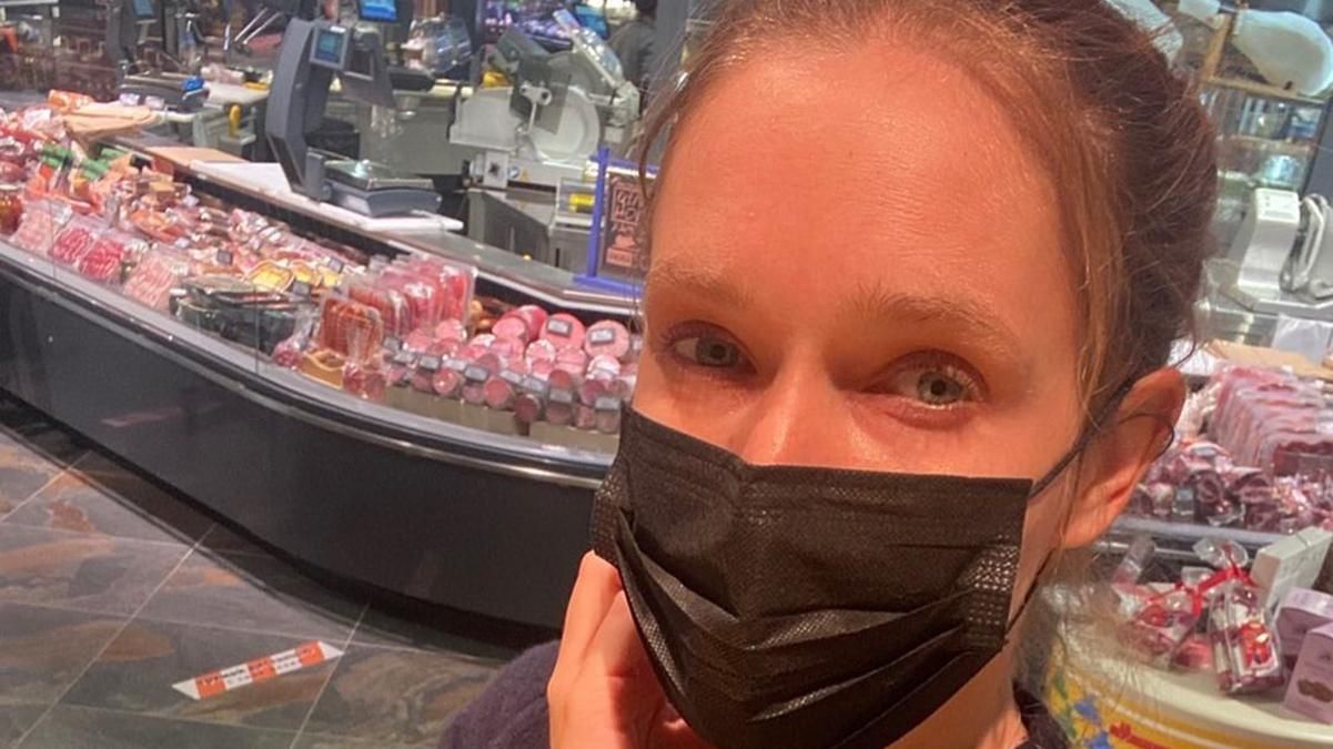 У супермаркеті о 9 ранку Катя Осадча вперше розповіла й показала, як для неї почалася війна - Showbiz У супермаркеті о 9 ранку Катя Осадча вперше розповіла й показала, як для неї почалася війна - Showbiz