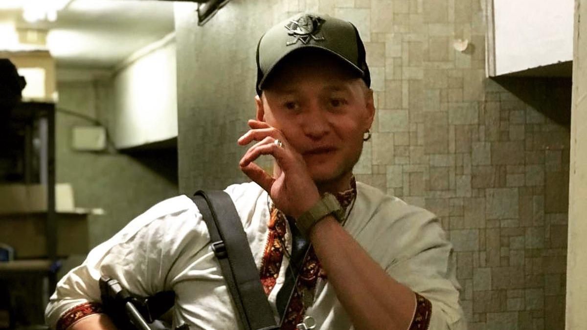 "Выпьем, когда вернусь" лидер "Бумбокса" Андрей Хлывнюк поехал на Восток - Showbiz "Выпьем, когда вернусь" лидер "Бумбокса" Андрей Хлывнюк поехал на Восток - Showbiz