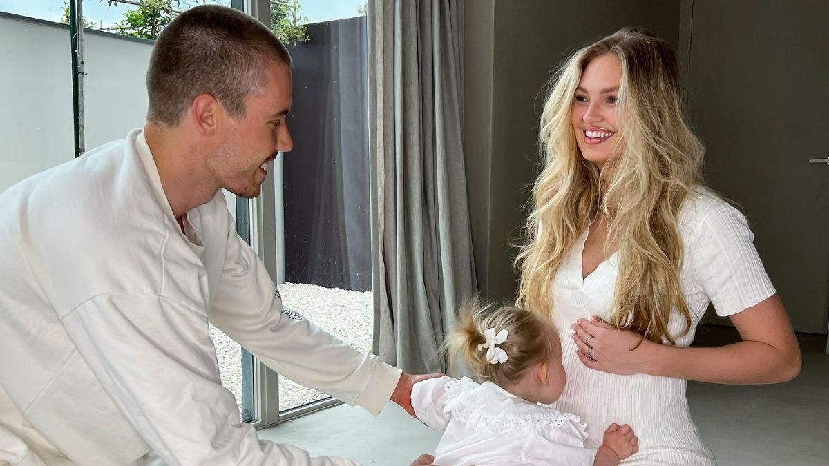 Модель Ромі Стрейд вдруге вагітна зворушливе фото зіркової матусі - Showbiz Модель Ромі Стрейд вдруге вагітна зворушливе фото зіркової матусі - Showbiz