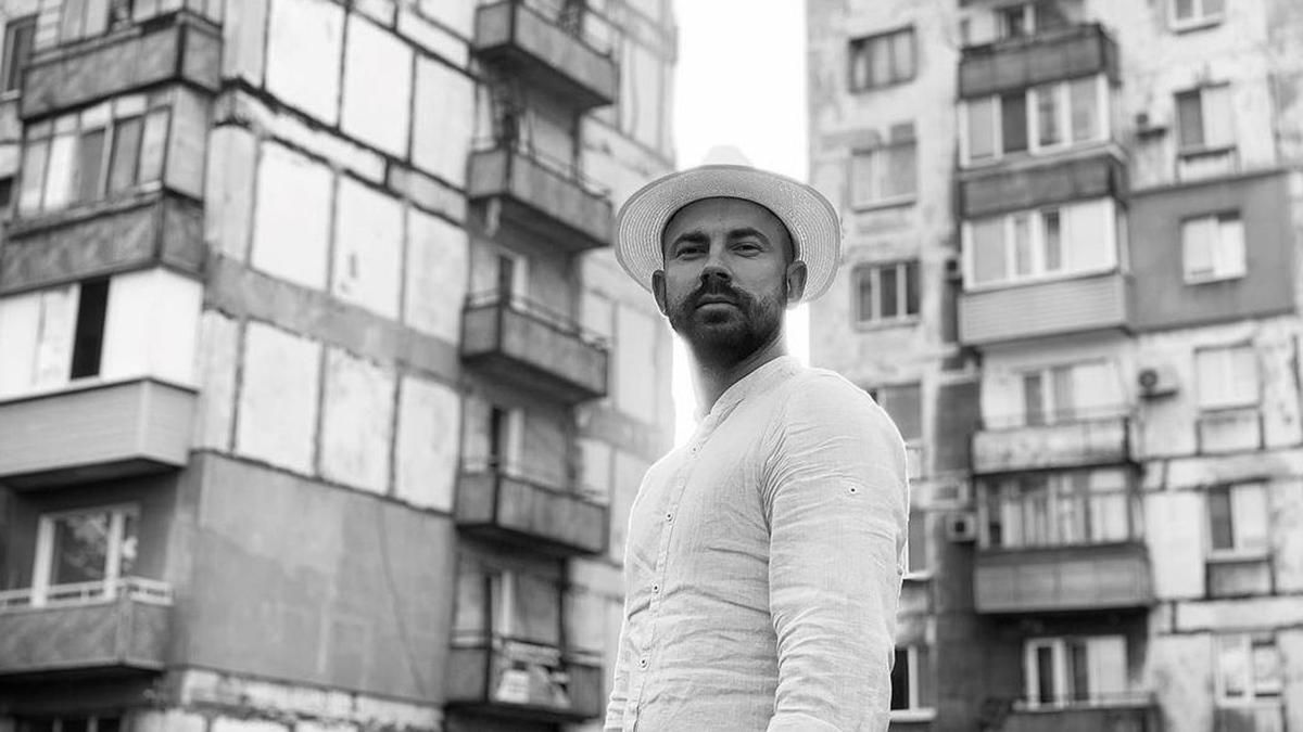 Возять машину з телевізором, – Бєдняков показав, як у його Маріуполі насаджують "русскій мір" - Showbiz Возять машину з телевізором, – Бєдняков показав, як у його Маріуполі насаджують "русскій мір" - Showbiz