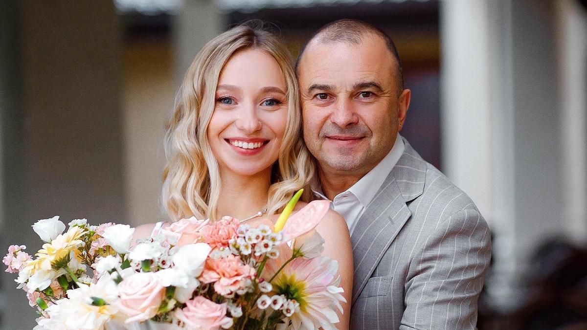 Дружина Віктора Павліка пояснила, чому не хоче пересиджувати війну за кордоном - Showbiz Дружина Віктора Павліка пояснила, чому не хоче пересиджувати війну за кордоном - Showbiz