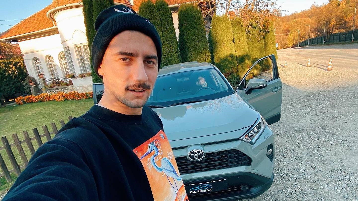 Олександр Еллерт відповів хейтерам, які називають його "псевдопатріотом" - Showbiz Олександр Еллерт відповів хейтерам, які називають його "псевдопатріотом" - Showbiz