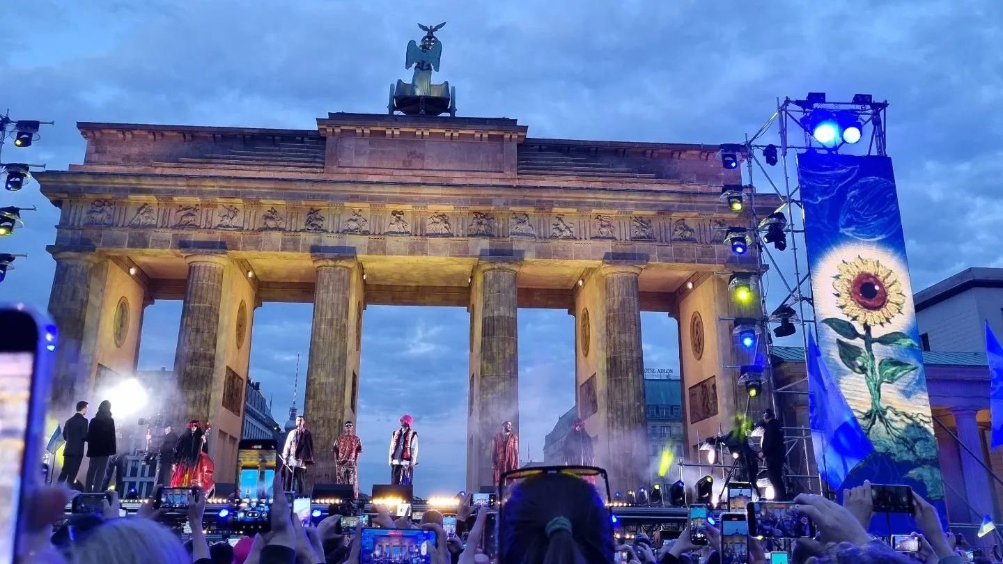 В Берлине прошел грандиозный телемарафон Save Ukraine – #StopWar какие звезды присоединились - Showbiz В Берлине прошел грандиозный телемарафон Save Ukraine – #StopWar какие звезды присоединились - Showbiz