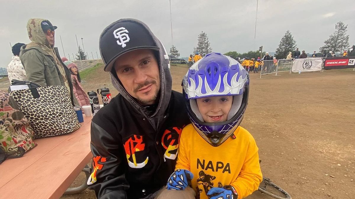 Внук Григория Чапкиса попал в аварию в США ему наложили 20 швов - Showbiz Внук Григория Чапкиса попал в аварию в США ему наложили 20 швов - Showbiz