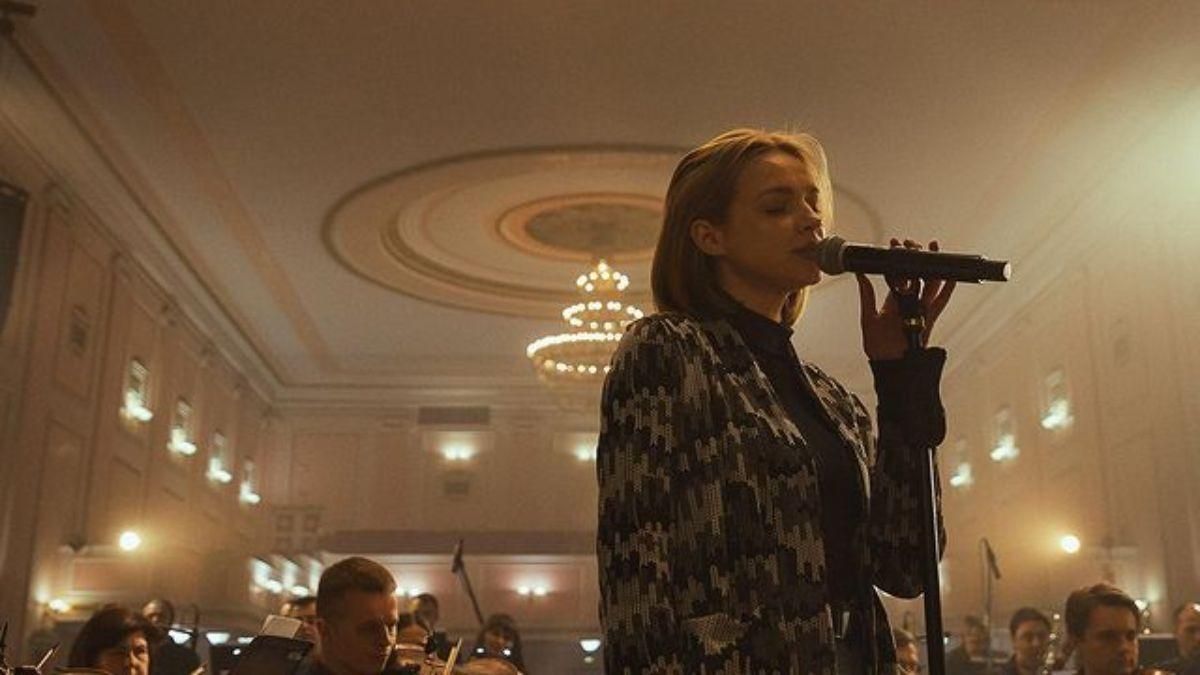 "Скажи мені, Боже" КРУТЬ на 100 день войны до слез тронула новой песней - Showbiz "Скажи мені, Боже" КРУТЬ на 100 день войны до слез тронула новой песней - Showbiz